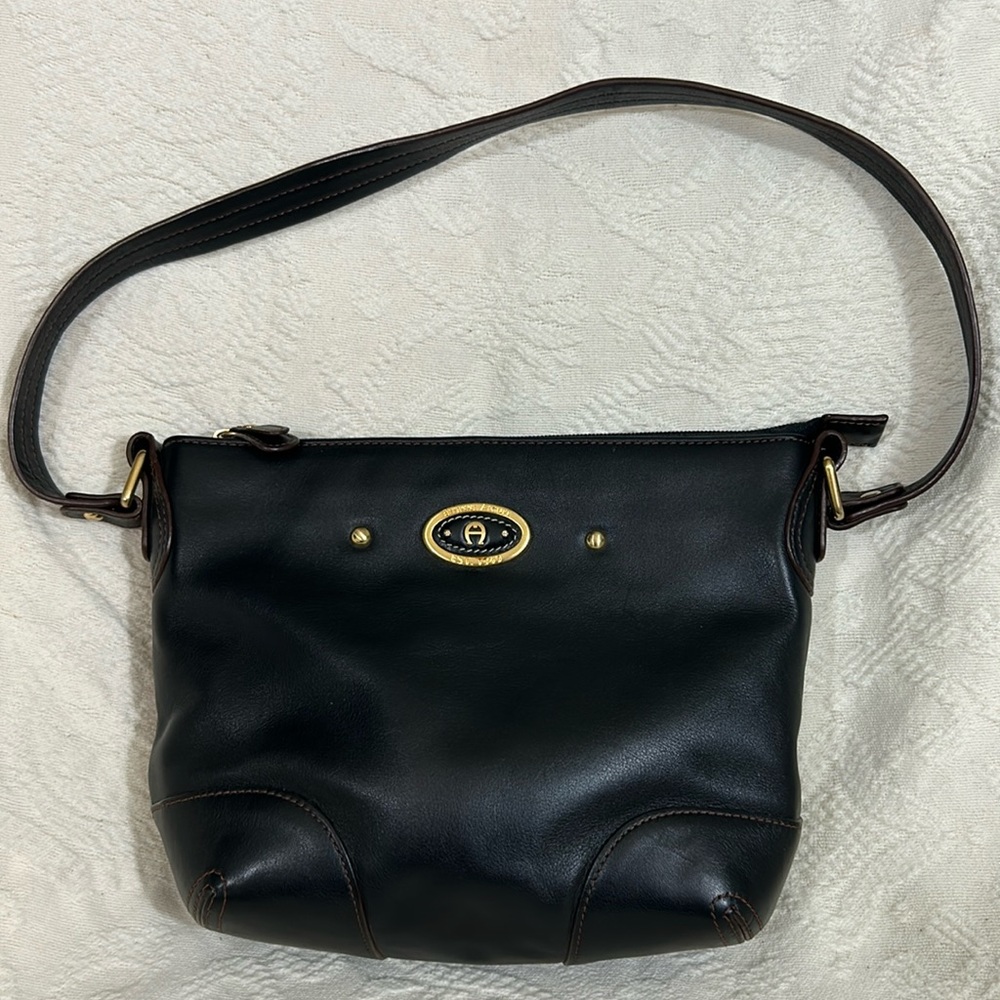 Vintage Etienne Aigner Black Leather Shoulder Strap Purse 10”x8”